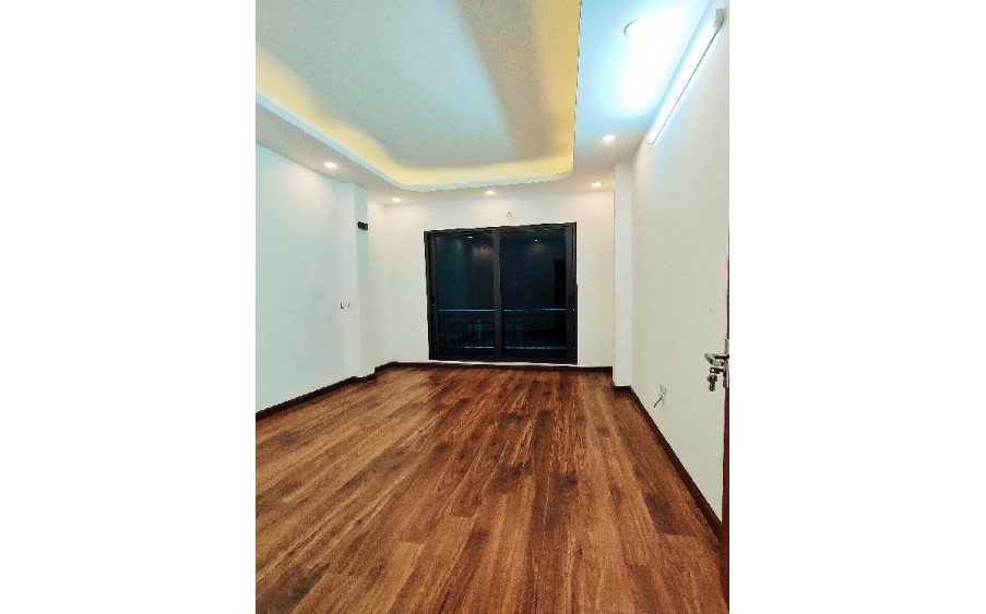 BÁN GẤP NHÀ  LĨNH NAM DT RỘNG 37. 6 ngủ. Chỉ 4.87 Tỷ. DÒNG TIỀN khủng 300 triệu/ năm